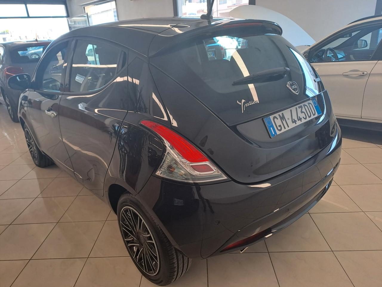Lancia Ypsilon 1.0 FireFly 5 porte S&S Hybrid Ecochic Gold