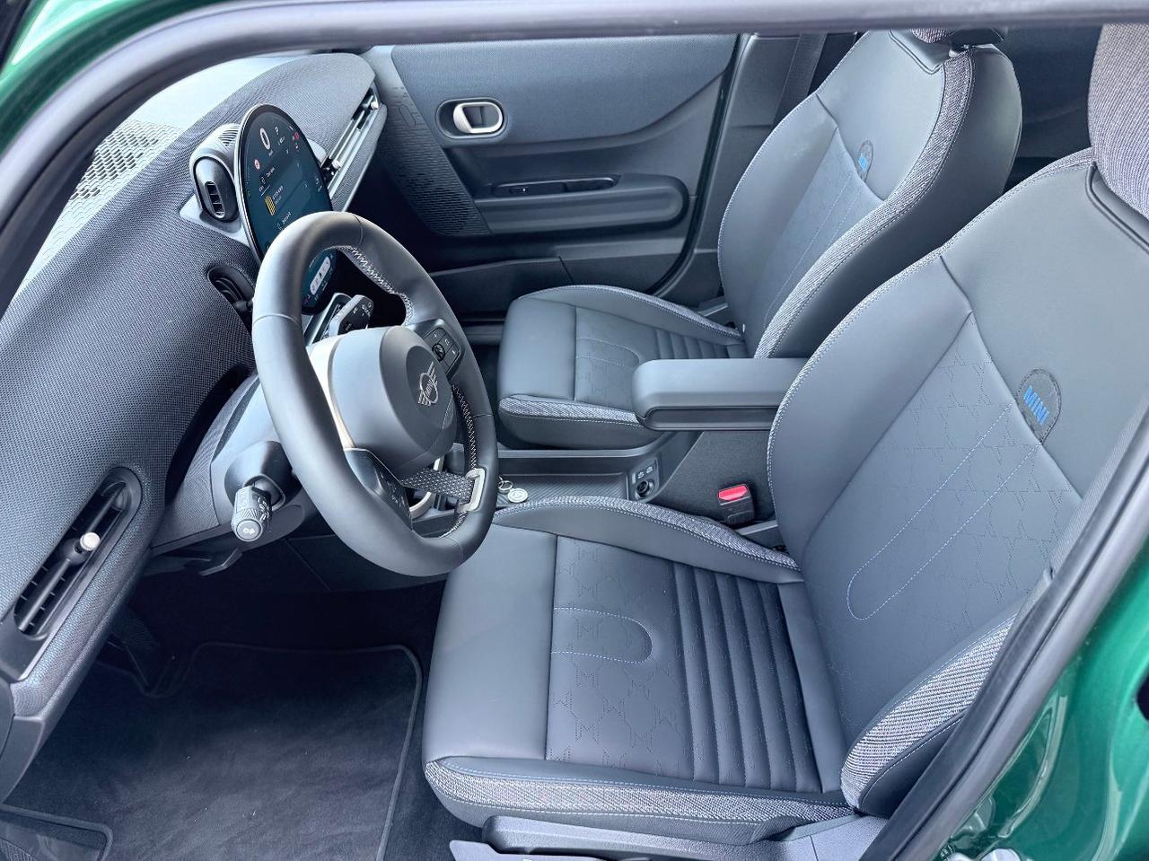 Mini Cooper 5 Porte C Favoured 1.5 Auto Favoured