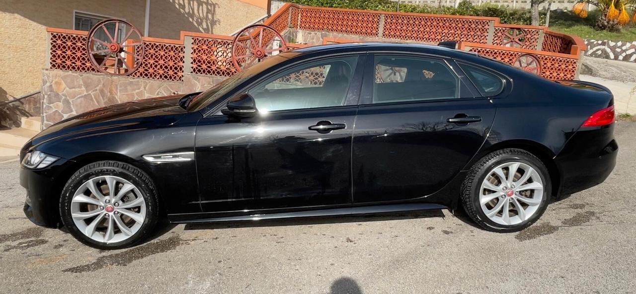 Jaguar XF 2.0 D 180 CV aut. R-Sport /(incidentata)