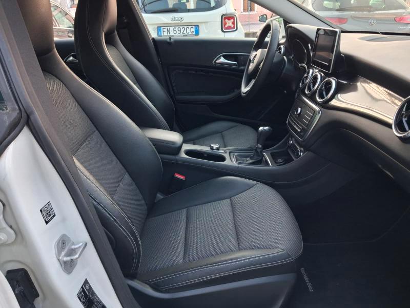 Mercedes CLA Berlina 180 Executive