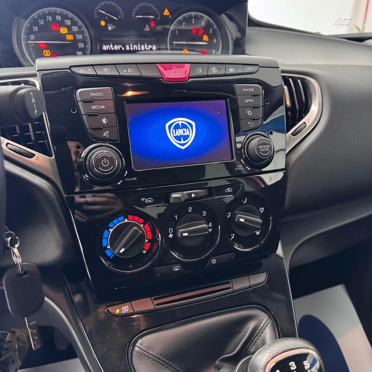 Lancia Ypsilon 1.2 69 CV GOLD