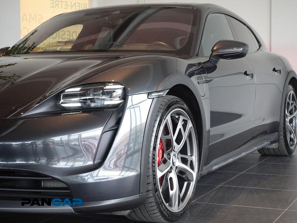 Porsche Taycan 4S Cross Turismo