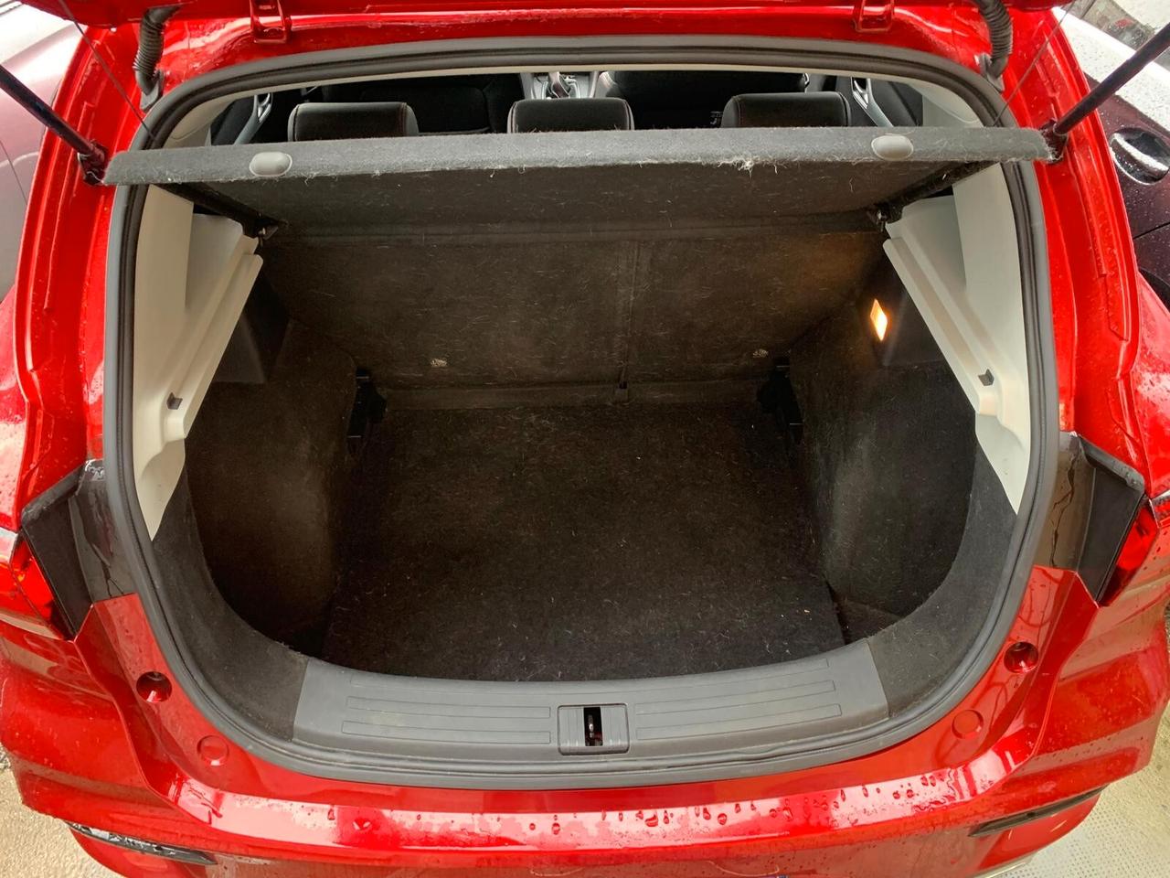 MG ZS 1.5 Luxury Garanz. Unicop. Neop. Full