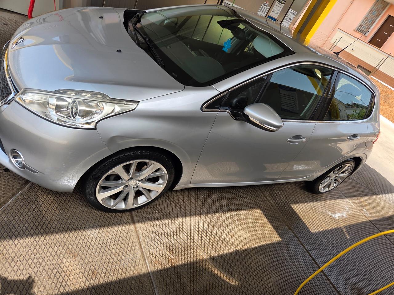 Peugeot 208 1.6 e-HDi 115 CV Stop&Start 5 porte Allure