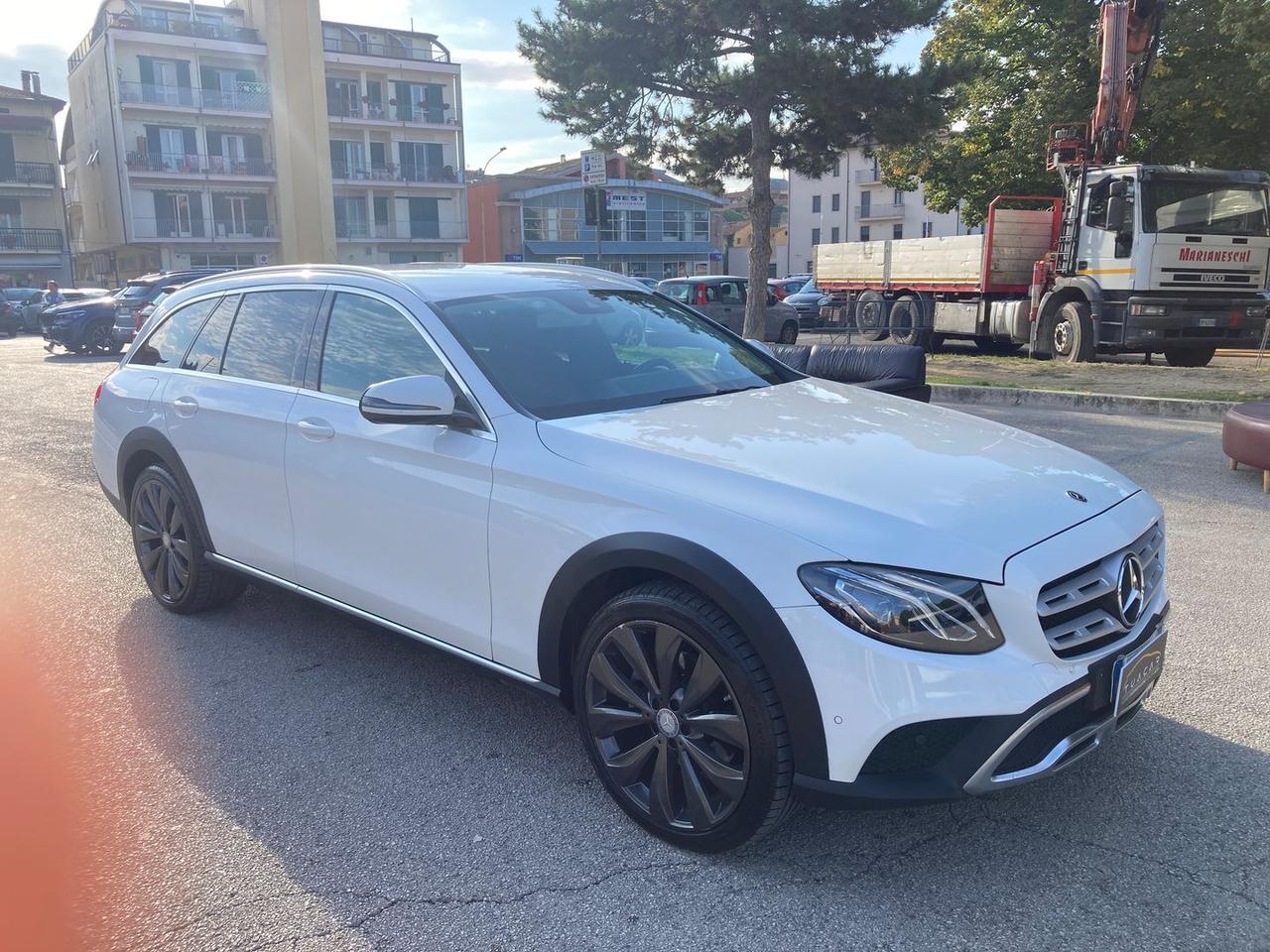 Mercedes-Benz E 220 E-Class E #6086