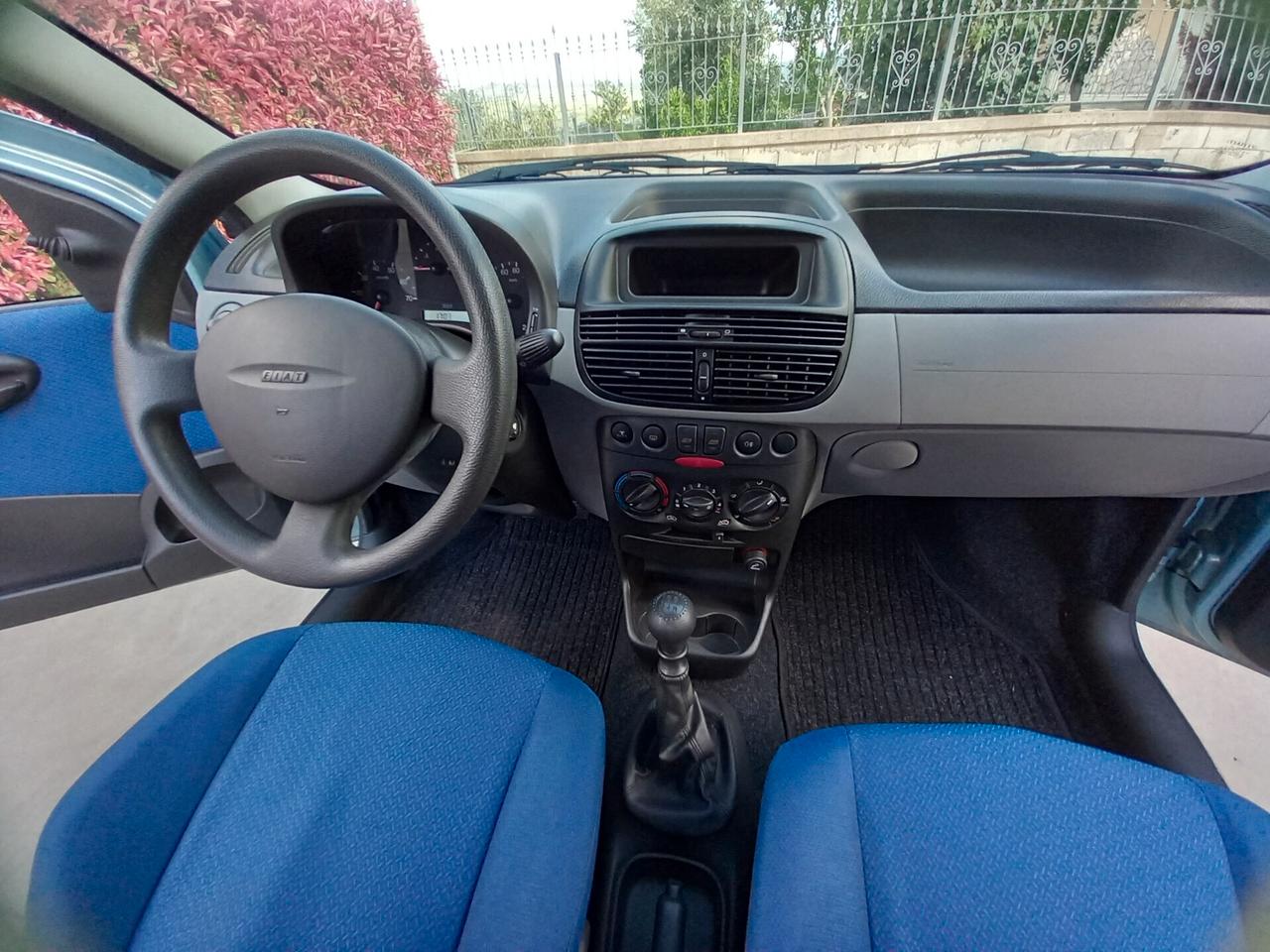 Fiat Punto 1.2i cat Feel SOLO 30000 KM !!!!!