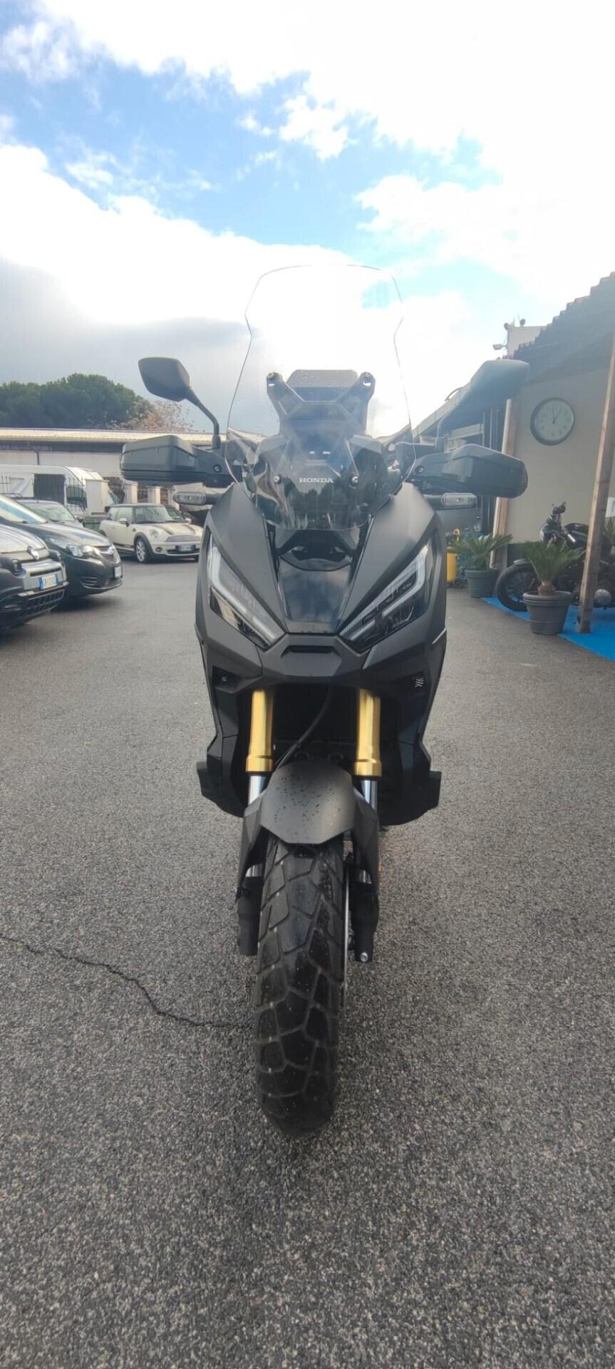 X AV 750