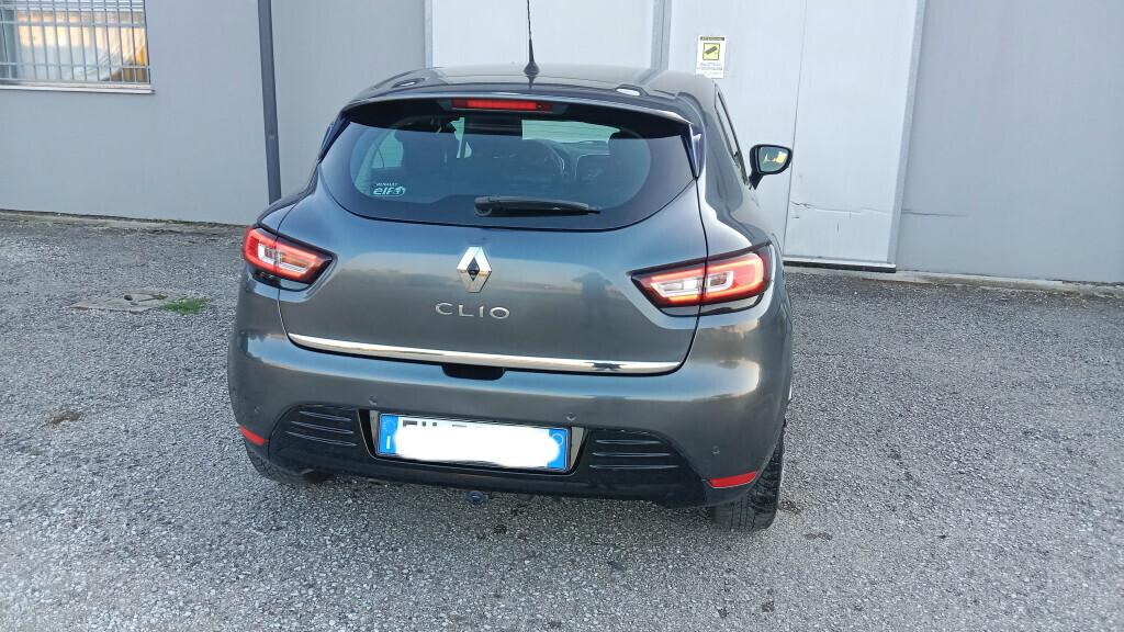 Renault Clio 1.5 dci Moschino Zen 75cv