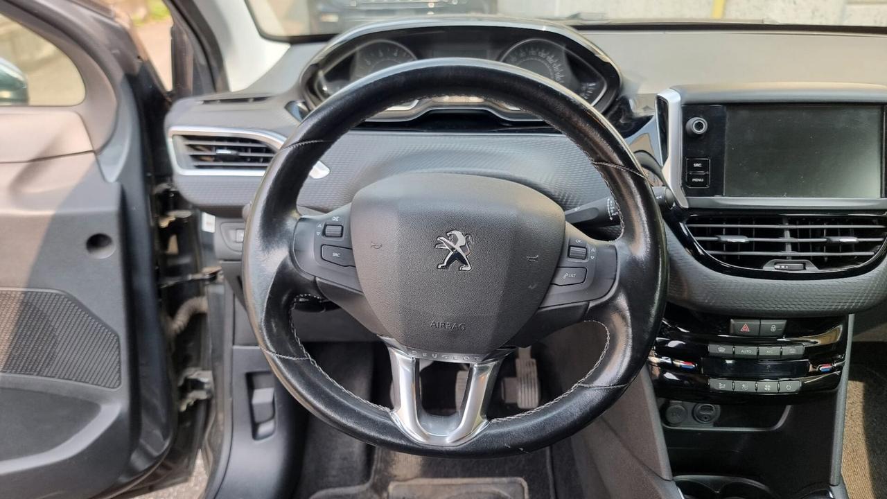 Peugeot 208 PureTech 82 5p. GPL Allure