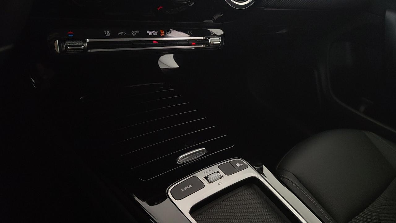 Mercedes-Benz CLA Shooting Brake 180 d Advanced auto