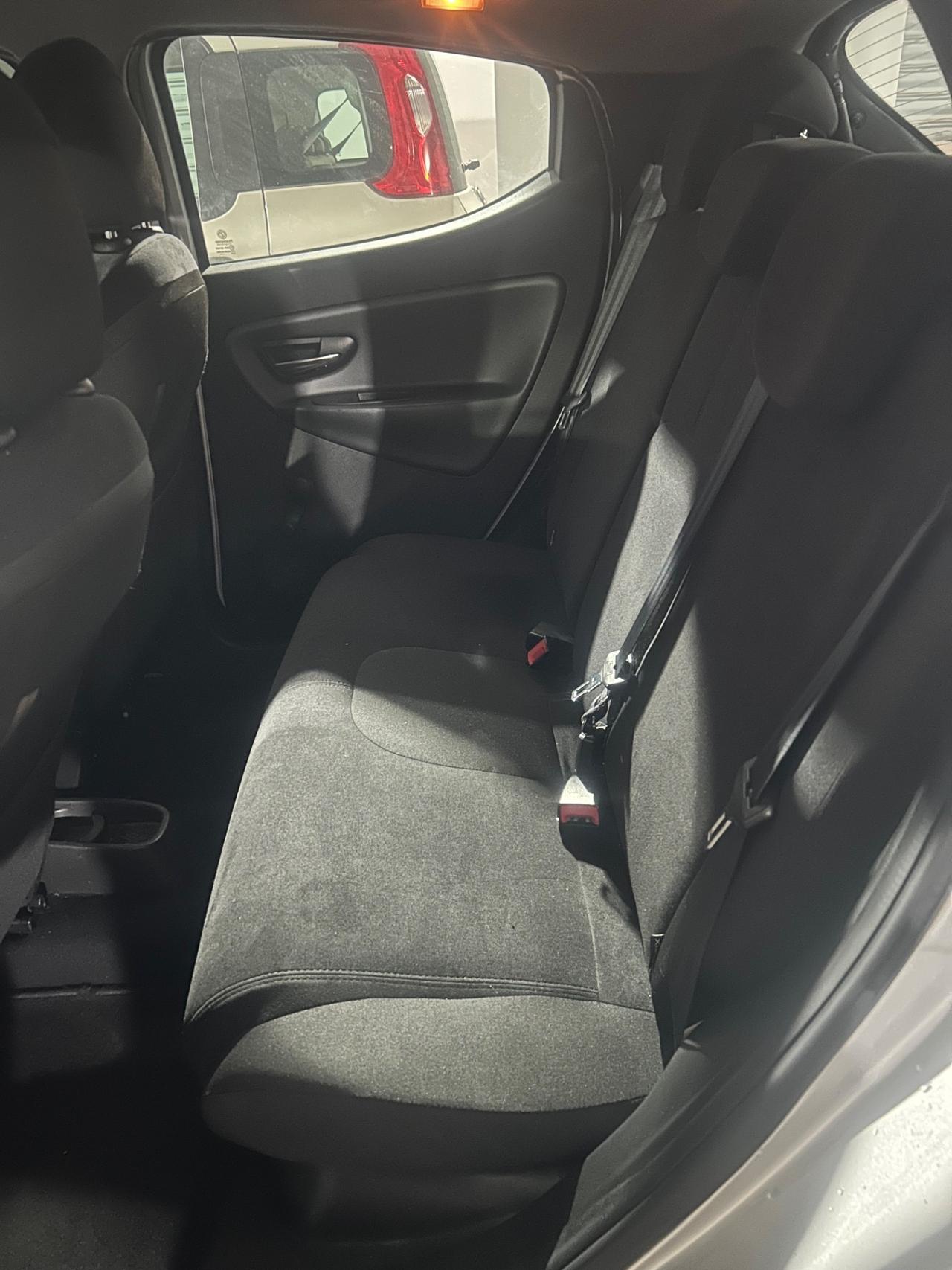 Lancia Ypsilon 1.2 69 CV 5 porte GPL