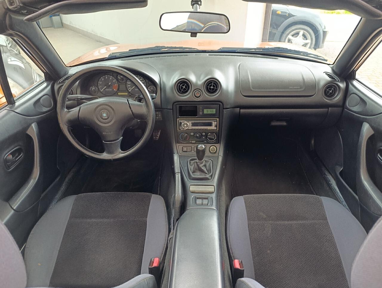 Mazda MX-5 1.8i 16V cat 10th Anniversary