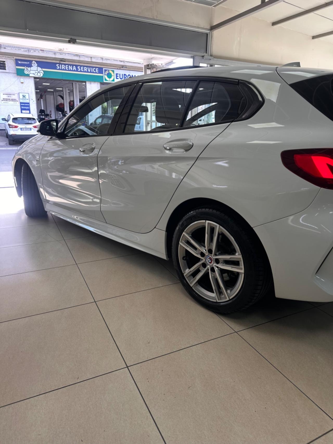 Bmw 118 118d 5p. Msport