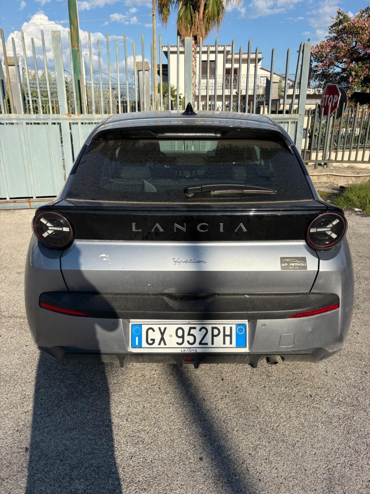 Lancia Ypsilon Hybrid 1.2 e-DCT 2025
