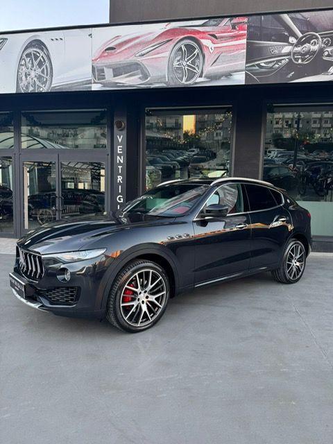 Maserati Levante 12/2016 TETTO PELLE NAVI