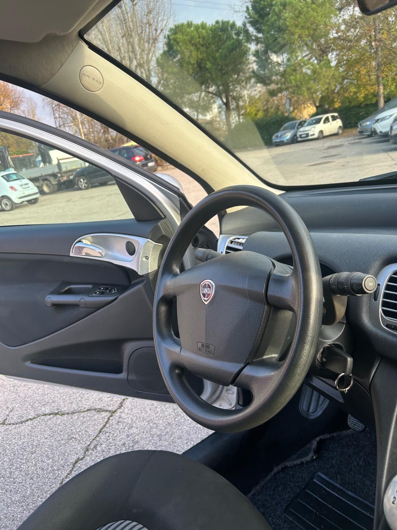 Lancia Ypsilon 1.2 Argento