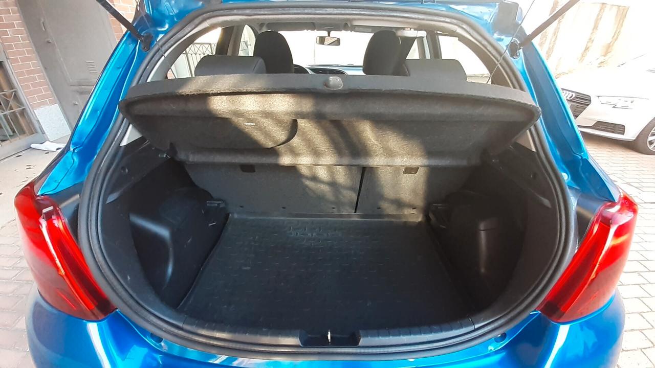 Toyota Yaris 1.0 benzina 5 porte ideale neopatentati