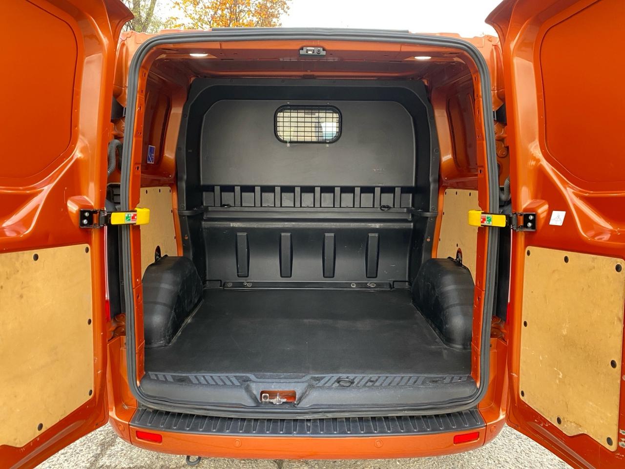 FORD Transit Custom 300 2018 - transit custom 300 2.0 tdci 130cv