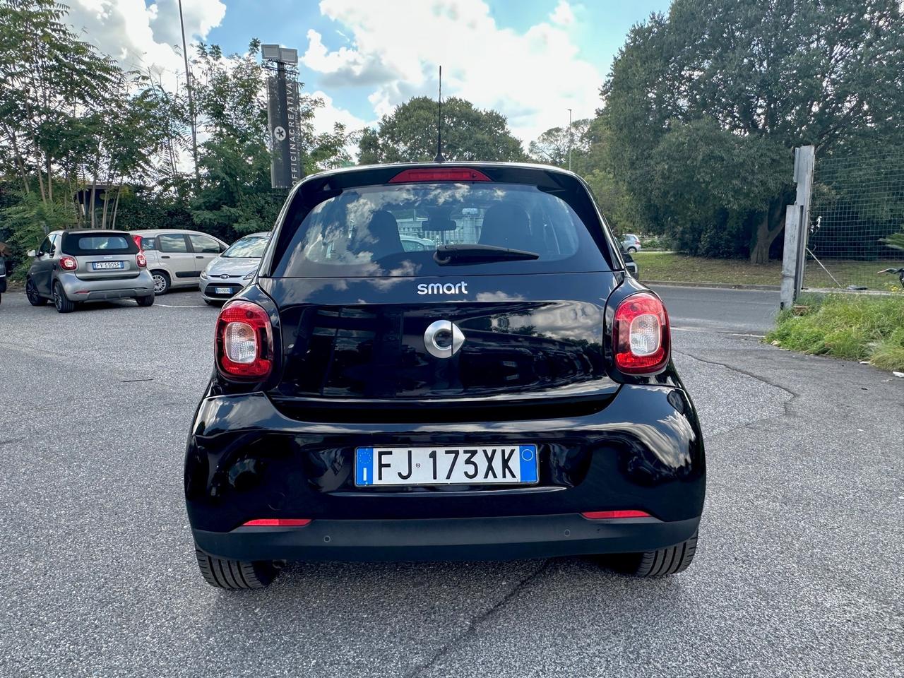 Smart ForFour 70 1.0 twinamic NIGHT EDITION NESSUN OBBLIGO FINANZIARIO PERMUTE GARANZIA