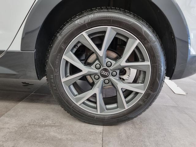 AUDI A1 citycarver 30 TFSI S tronic Identity Contrast
