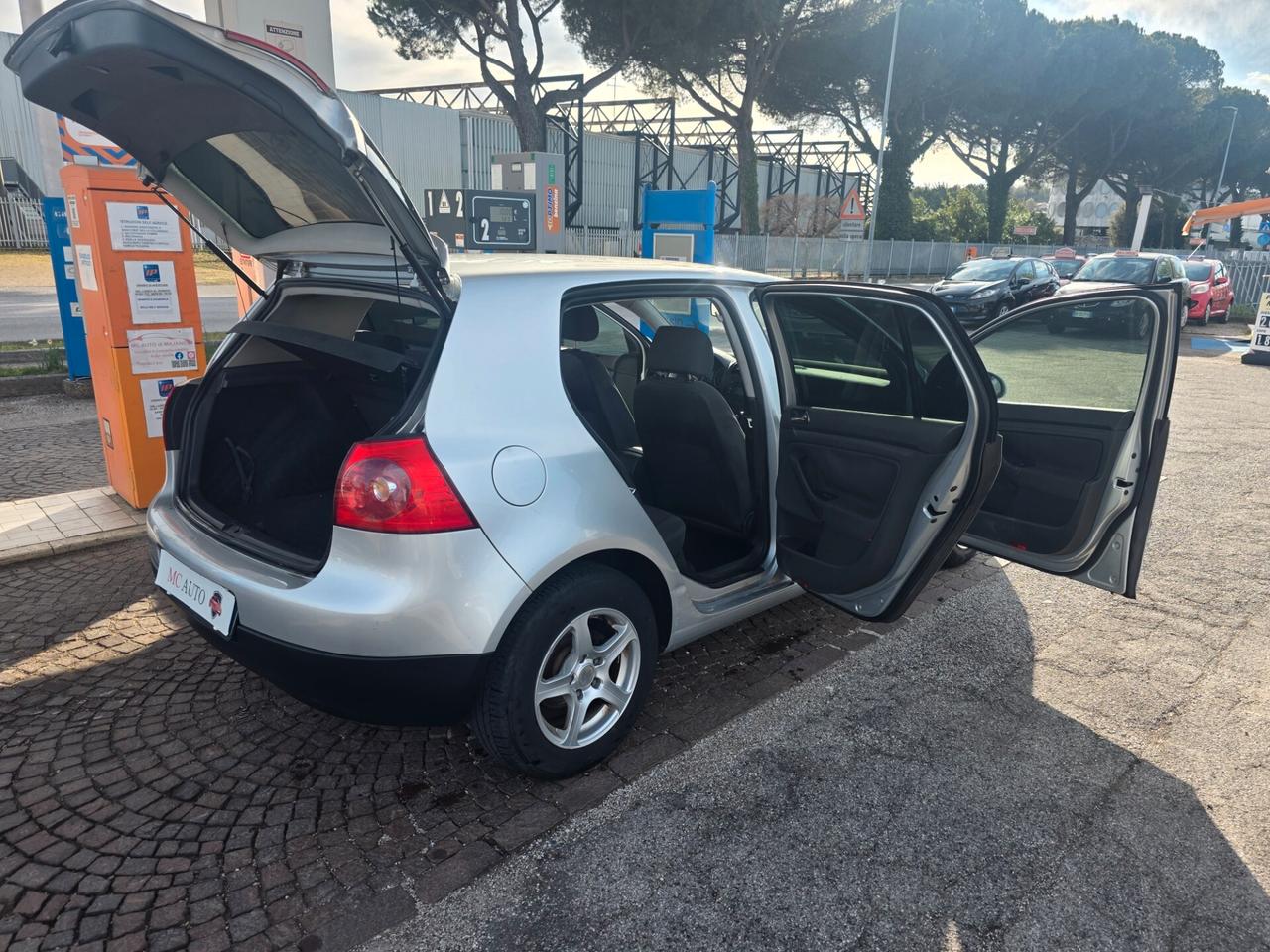 Volkswagen Golf 1.9 TDI 5p. Sportline con 381.000km