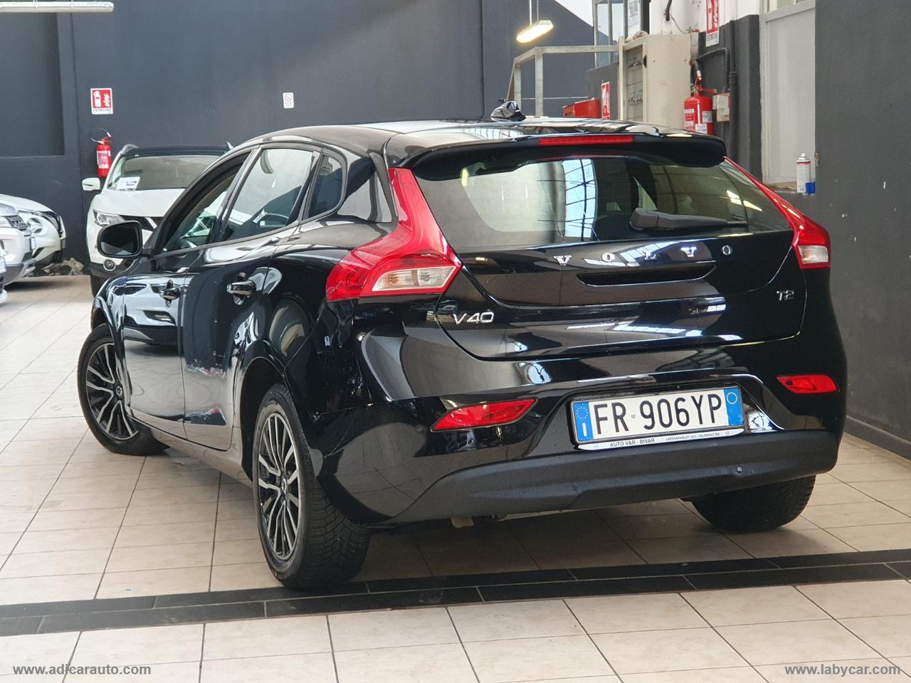 VOLVO V40 T2