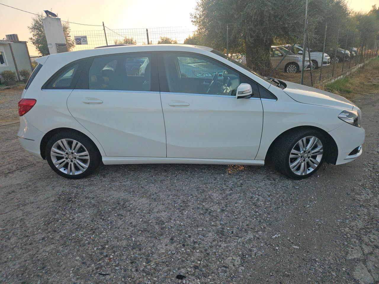 Mercedes-benz B 180 B 180 CDI Automatic Premium