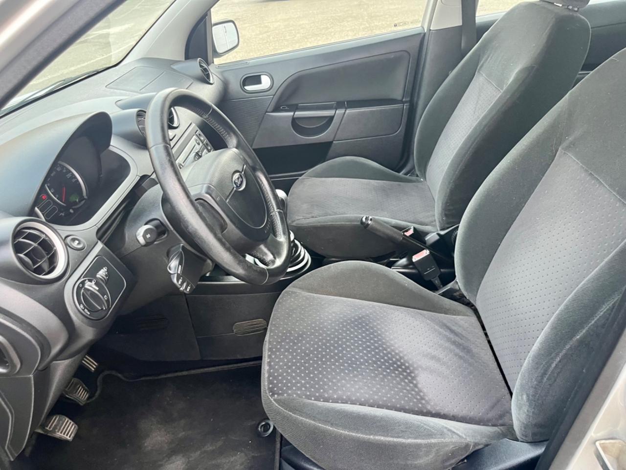Ford Fiesta 1.2benz 2004 104.000km per neopatentati