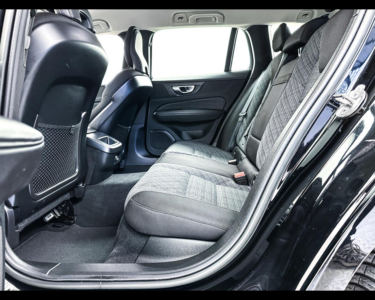 VOLVO V60 (2018-->) - V60 B4 (d) automatico Core