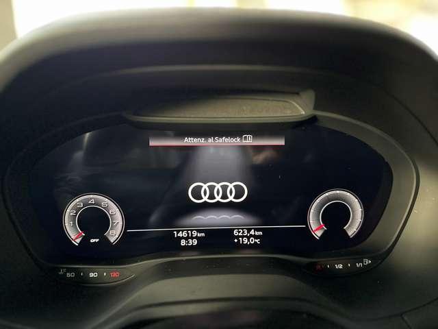 Audi Q2 30 TFSI Business Advanced