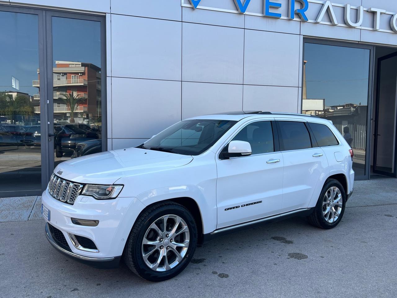 Jeep Grand Cherokee 3.0 V6 Summit possibilità noleggio no scoring