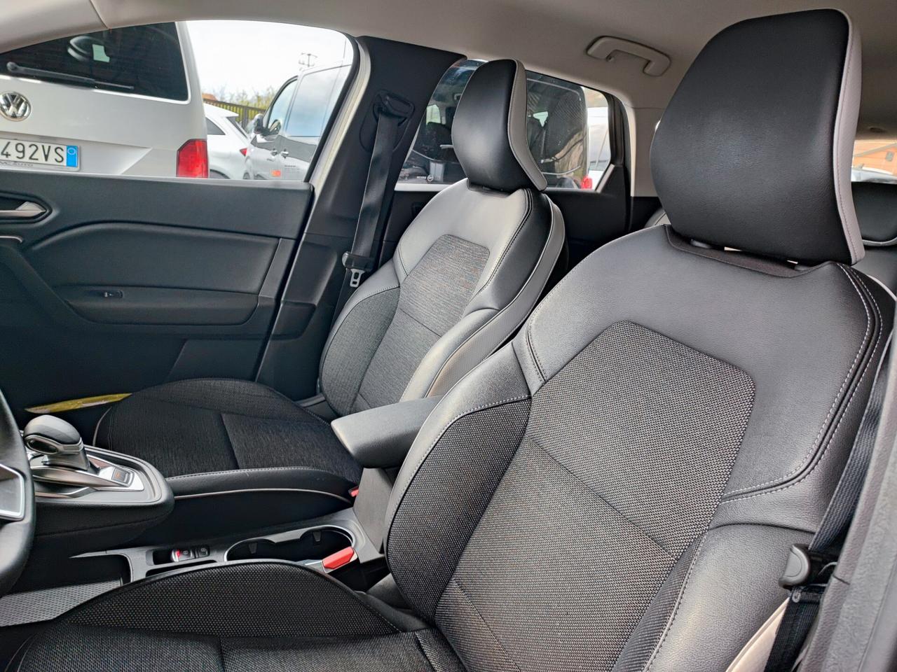 Renault Captur Plug-in Hybrid E-Tech 160 CV Initiale Paris