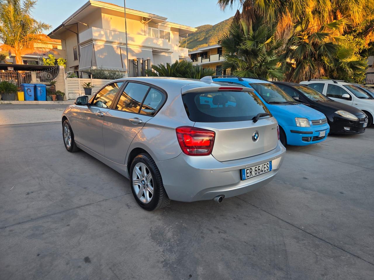 Bmw 118 118d 5p. Urban