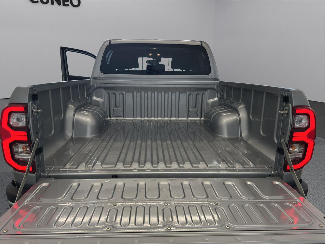 Toyota Hilux - MY25 Double Cab Executive 48V 2.8D