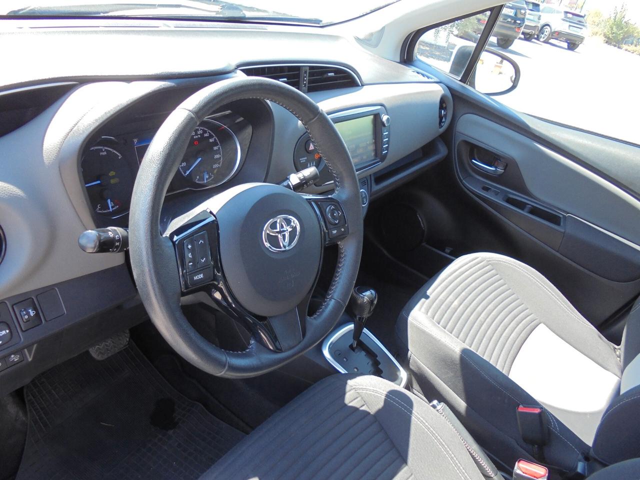 Toyota Yaris 1.5 Hybrid 5 porte Business