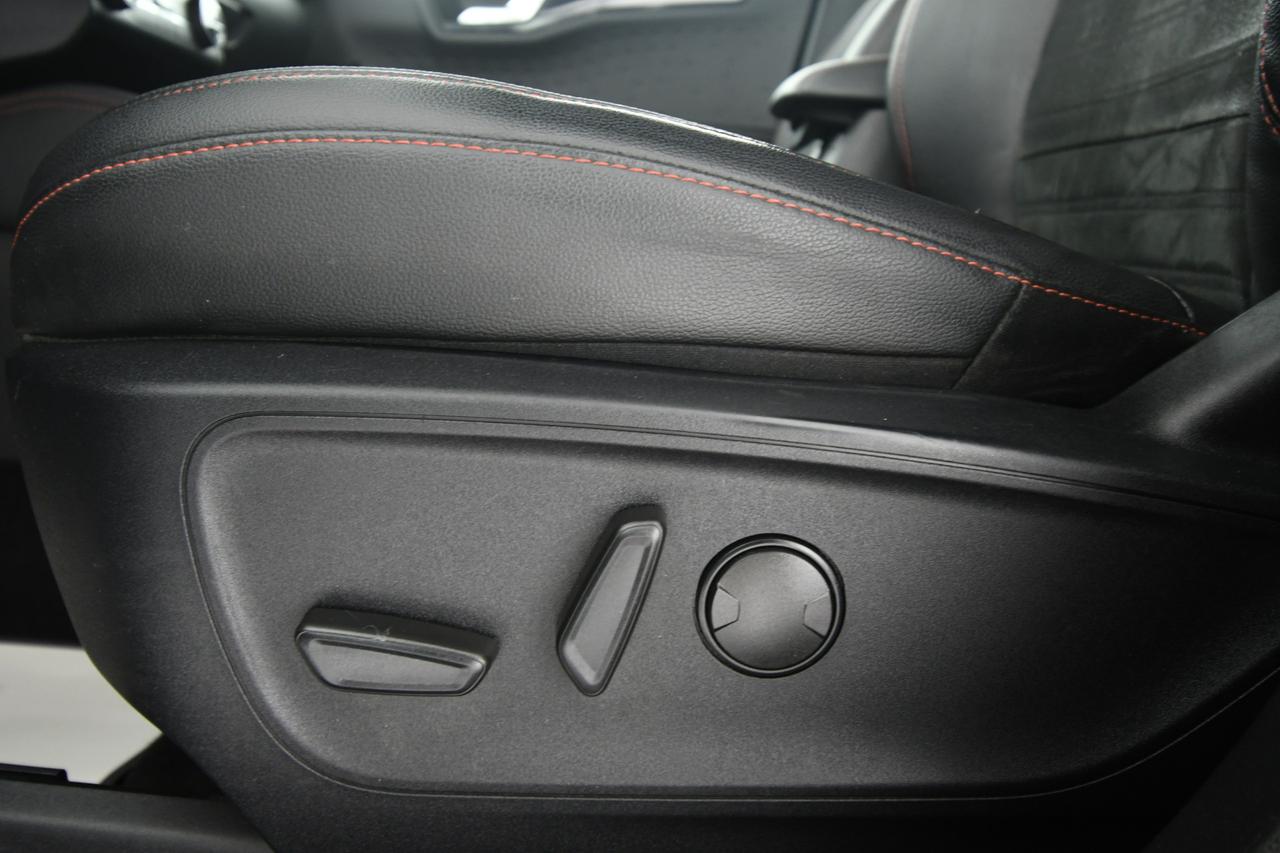 FORD Kuga 1.5 ecoblue ST-Line X 2wd 120cv auto NEOPATENTATI+CAMERA+PELLE