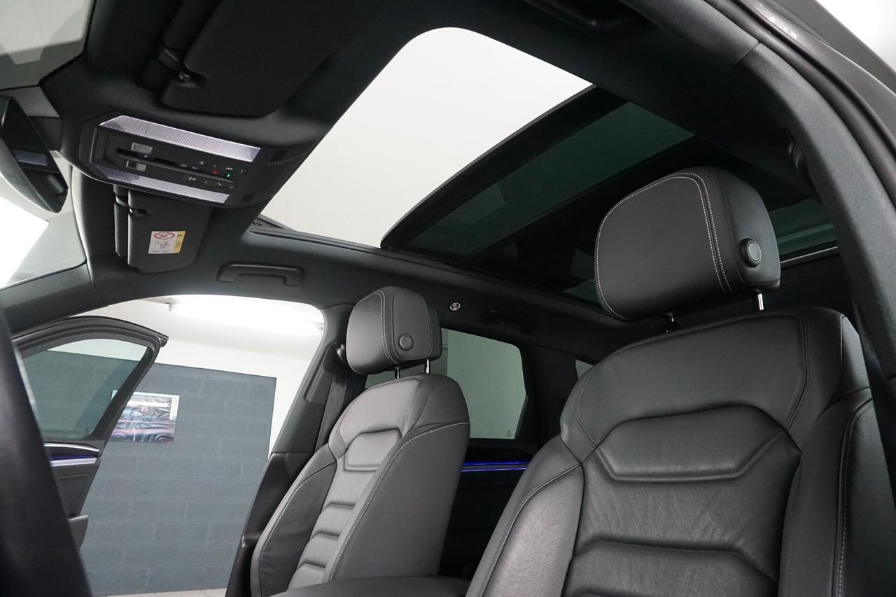 Volkswagen Touareg 3.0 V6 TDI SCR Black Style R Line