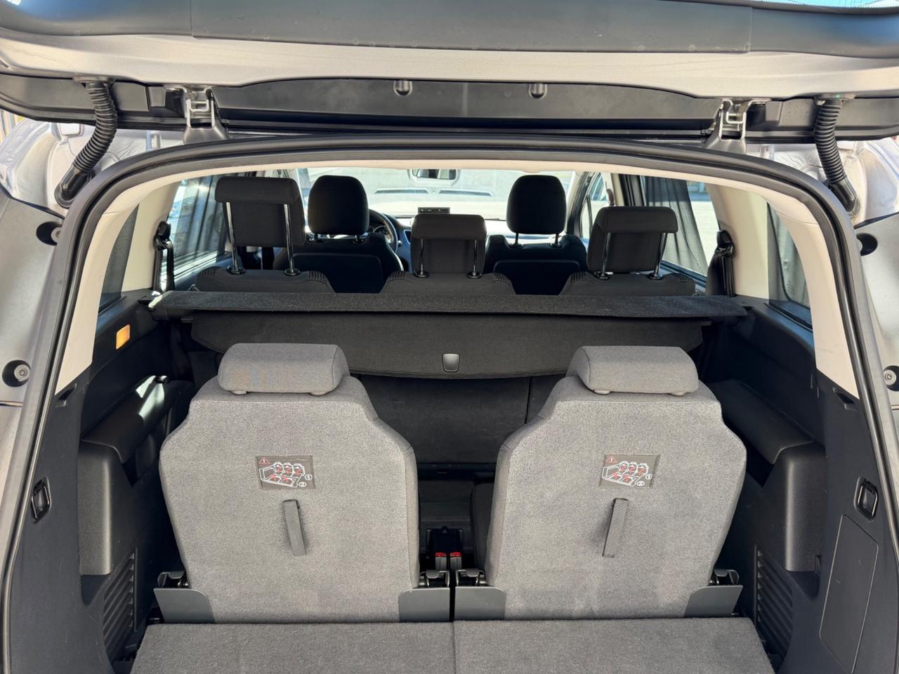 Peugeot 5008 1.6 HDi 115CV Business