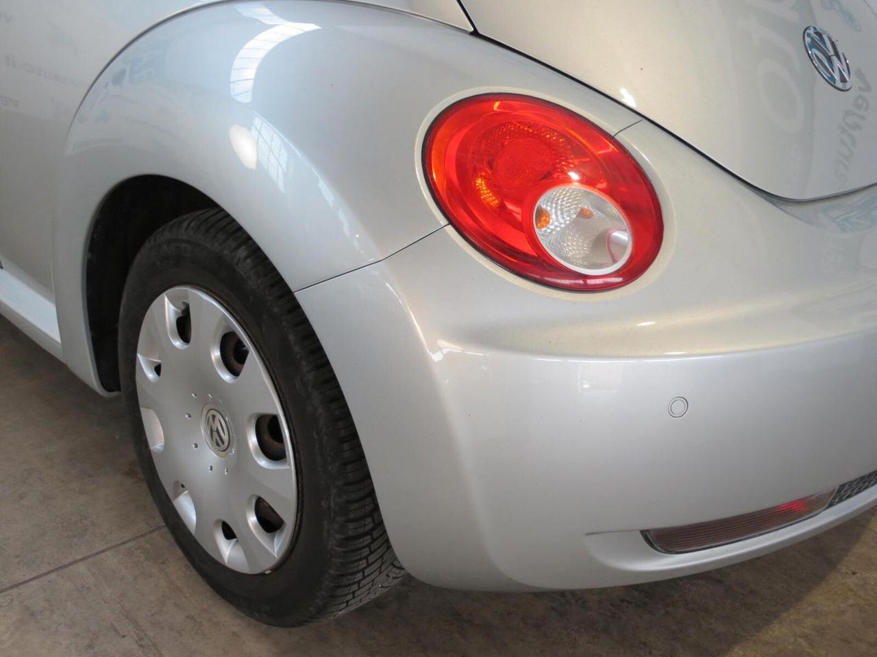 Volkswagen New Beetle 1.6 102 CV