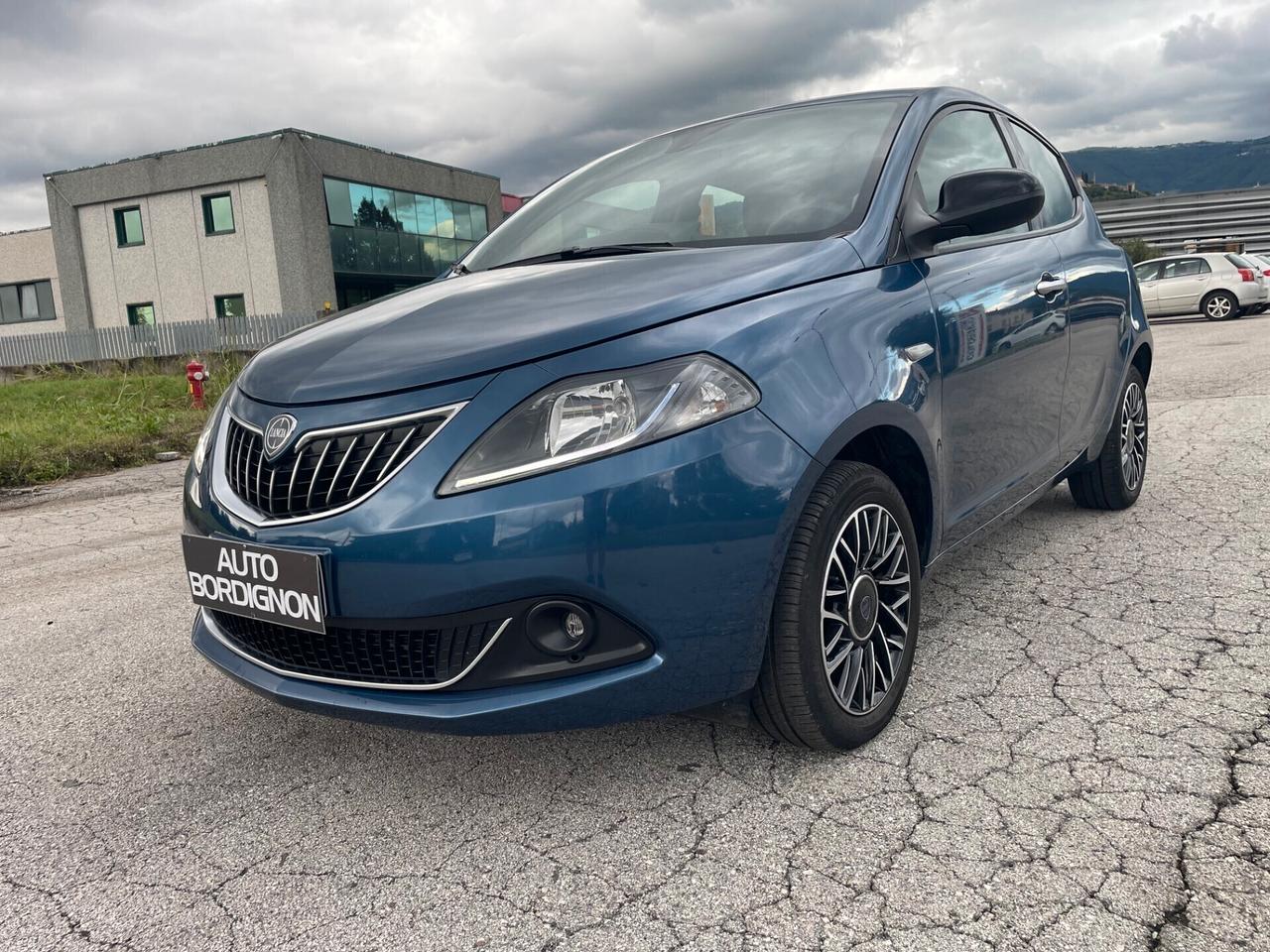 Lancia Ypsilon 1.0 FireFly 5 porte S&S Hybrid Platino