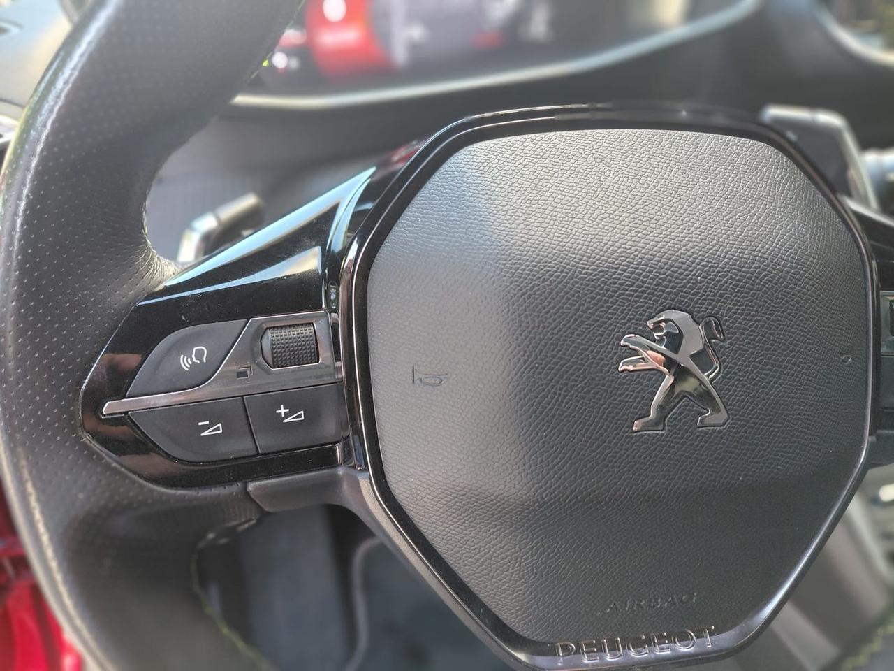 Peugeot 2008 Allure Pack 1.5 Blue HDI 130 #7949