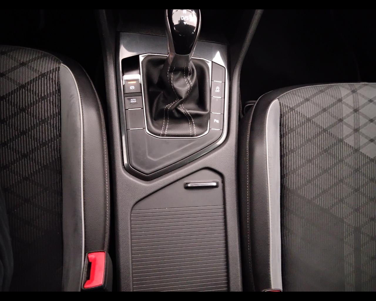 VOLKSWAGEN Tiguan II 2021 - Tiguan 1.5 tsi R-Line 150cv dsg