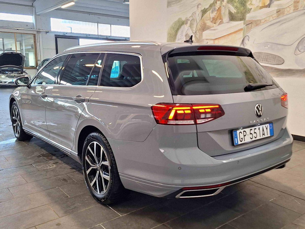 VOLKSWAGEN Passat Variant EVO 2.0 TDI DSG Executive -VIRTUAL RETROCAM SED.RISC. GAR.24M