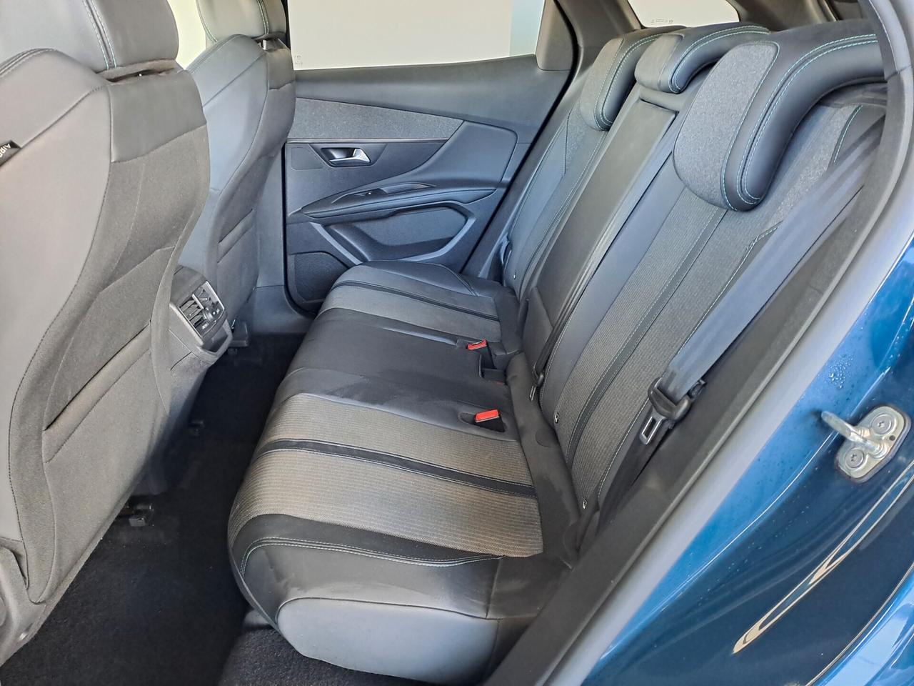 Peugeot 3008 BlueHDi 130 EAT8 Allure Pack 2023