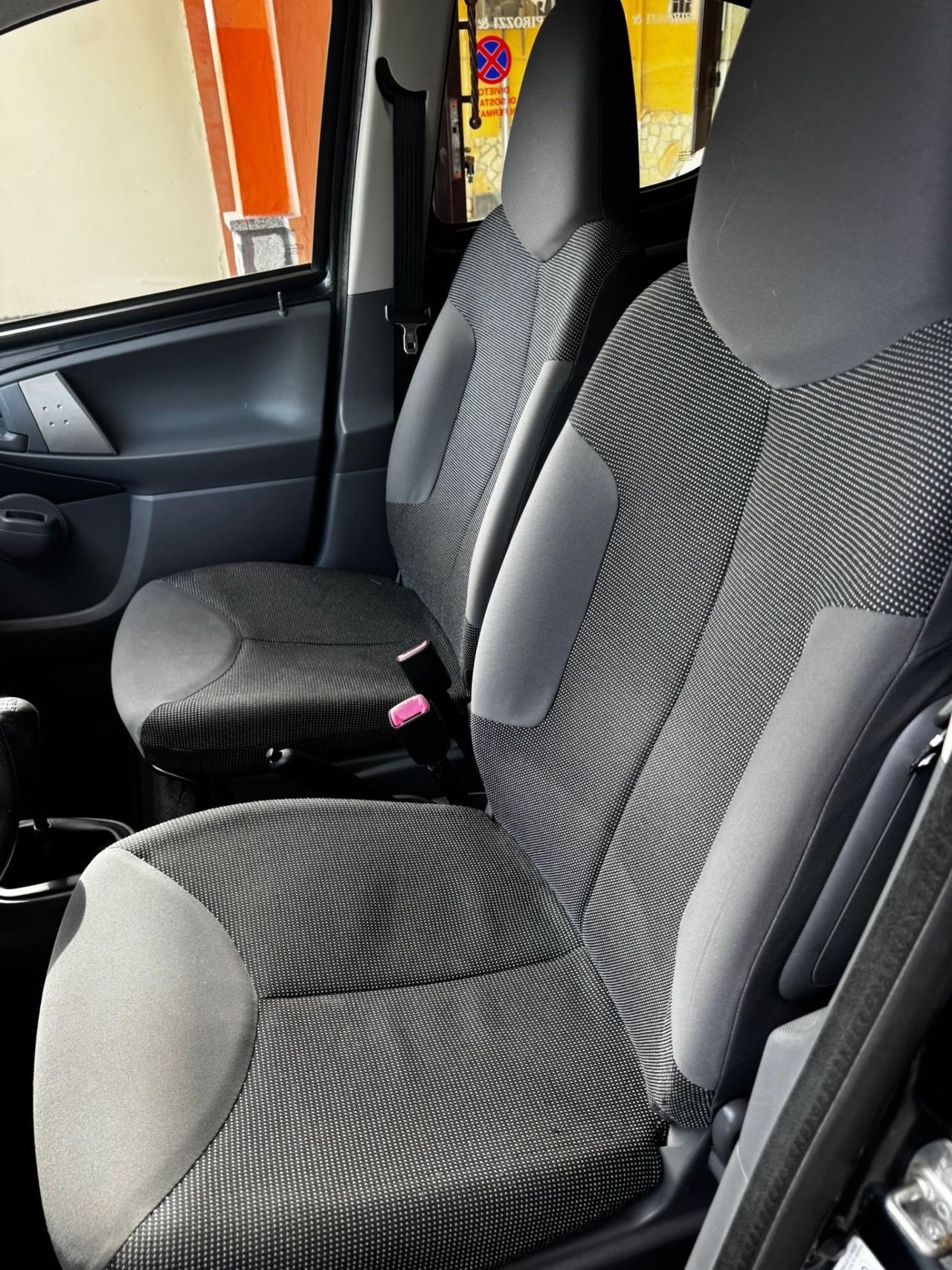 Peugeot 107 1.0 68CV 5p. Desir