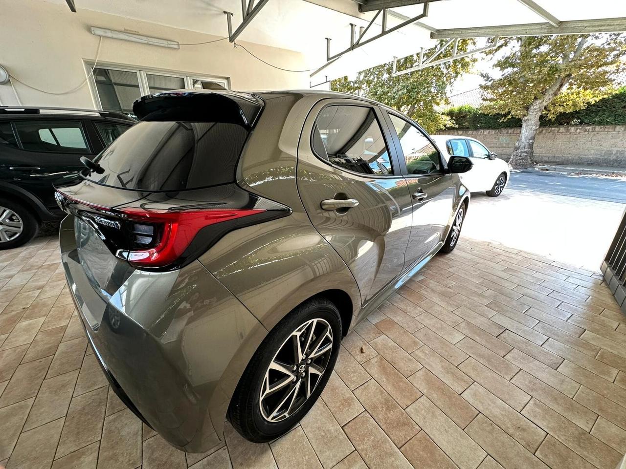 Toyota Yaris 1.5 Hybrid 5 porte Lounge