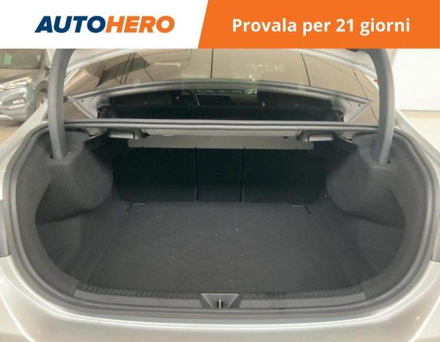 MERCEDES-BENZ A 200 Premium