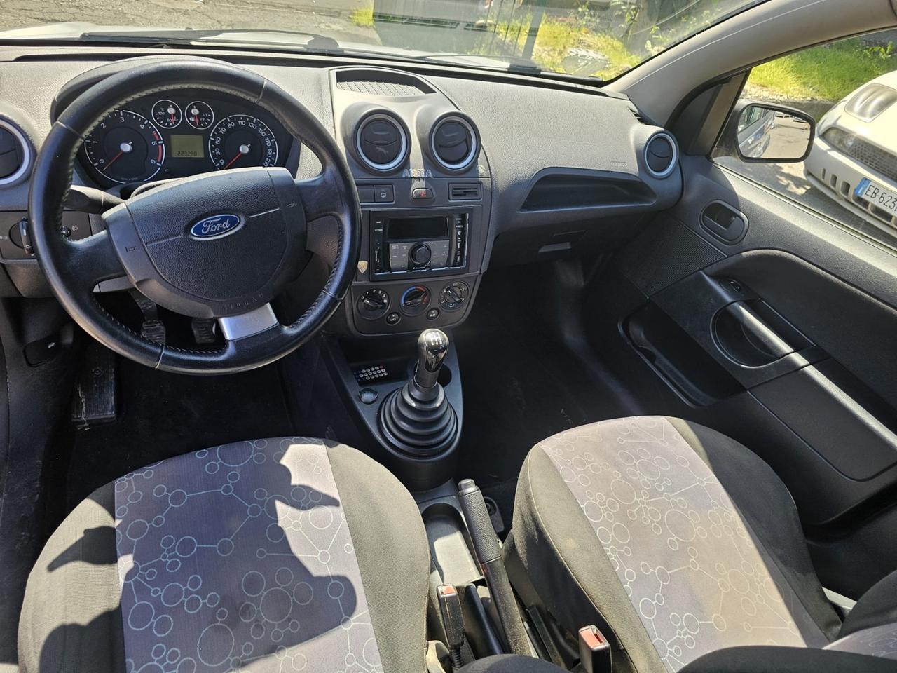 Ford Fiesta 1.4 TDCi 5p. Ghia