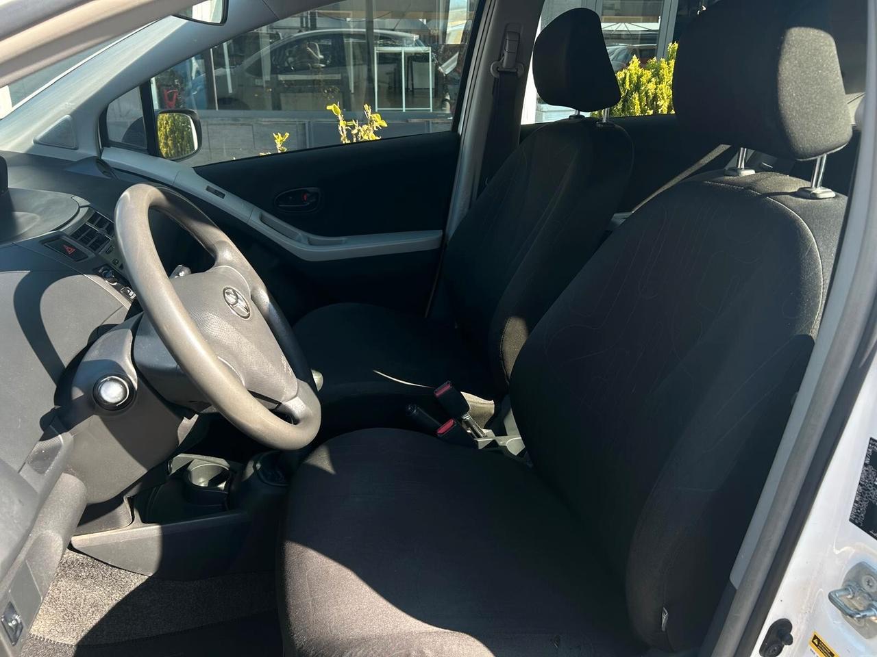 Toyota Yaris 1.0 5 porte Sol