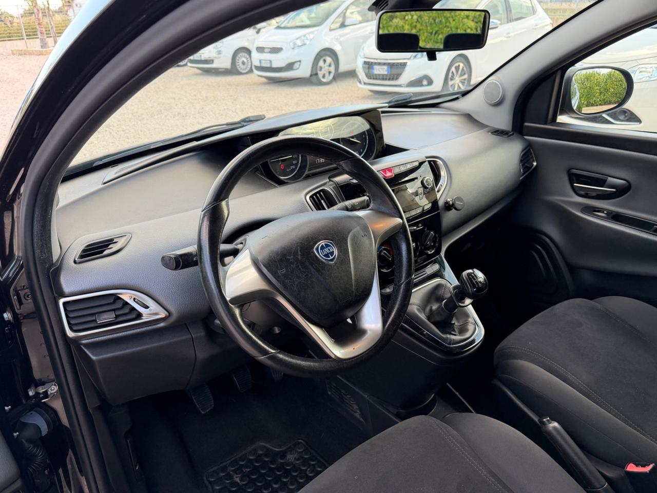 Lancia Ypsilon 1.2 69 CV 5 porte S&S Gold